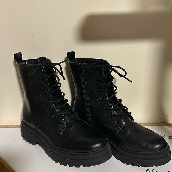 Women’s Combat Boots - Picture 1 of 6